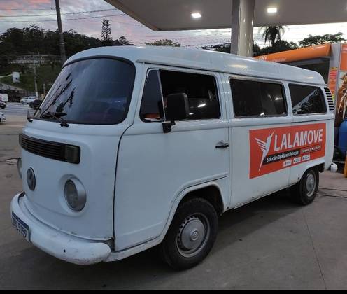 VOLKSWAGEN KOMBI 1.6 MI CARAT 8V GASOLINA 3P MANUAL VOLKSWAGEN KOMBI 1.6 MI CARAT 8V GASOLINA 3P MANUAL